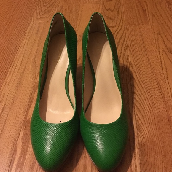 Nine West Green Heels!!!