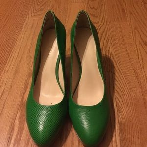 Nine West Green Heels!!!