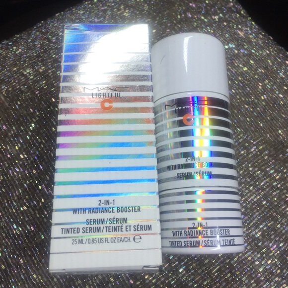 2-N-1 Radiance Booster ✨ MAC (DARK)✨1 HR SALE