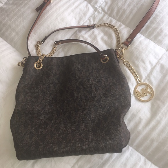 Cross-Body Michael Kors bag