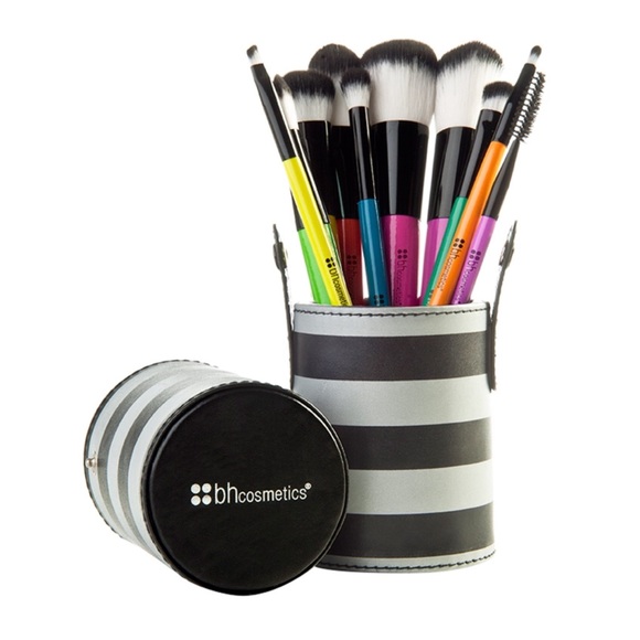 BH Cosmetics Other - BH Cosmetics Travel Case