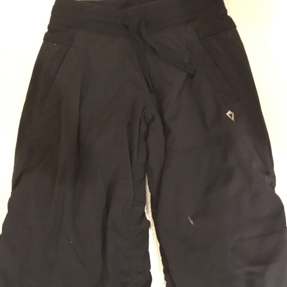 Black ivivva joggers