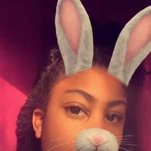 Meet your Posher, Ronaya