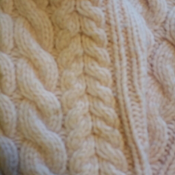 Pink Lambswool and angora sweater - Picture 3 of 3