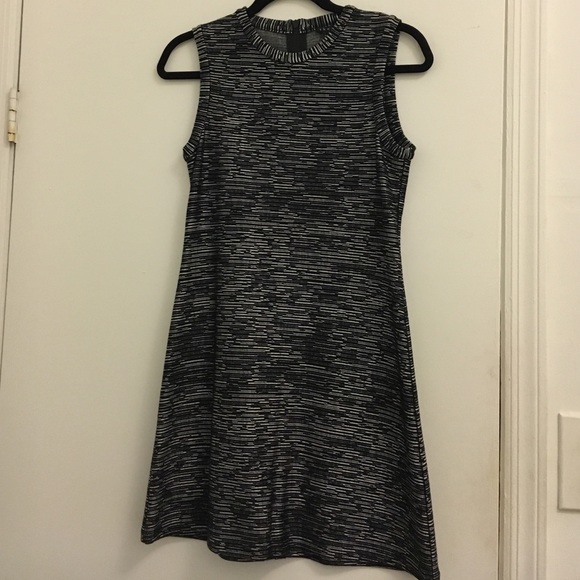 Sleeveless Theory dress