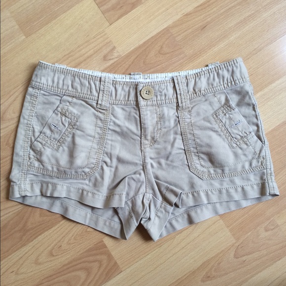 Khaki low rise shorts