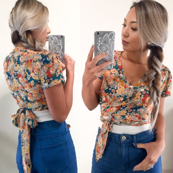 Sale- Groovy Top- S M L - Picture 2 of 2