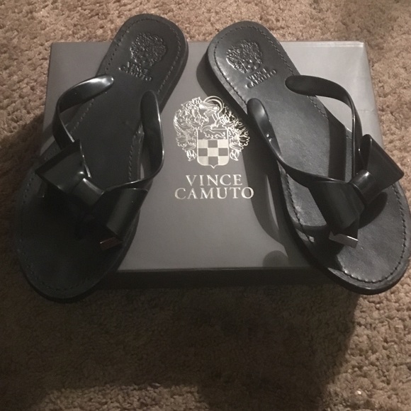 Vince camuto jelly bow flip flops