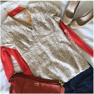 Banana Republic V Neck Lace Top Size 4