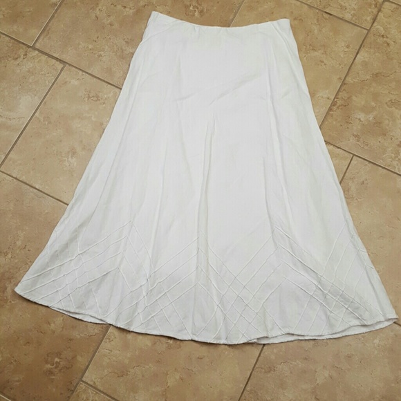 Elegant White Skirt