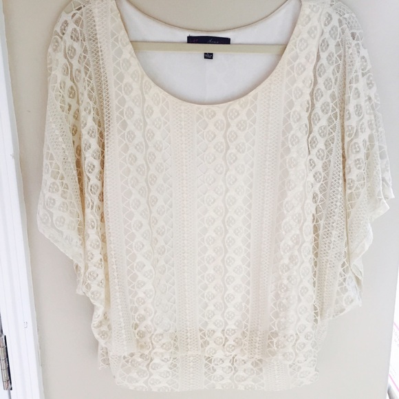 Laced boho batwinged creme blouse sz L