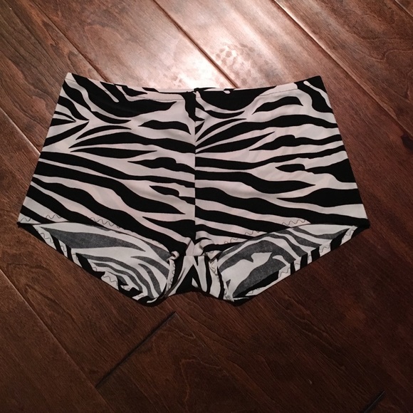 Zebra booty shorts (spandex)