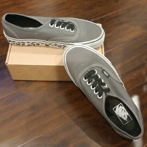 LIKE NEW Leopard Sole Print Gray Vans!