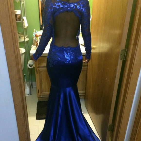 Prom dress - Picture 1 of 4