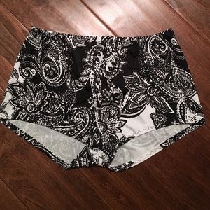 Paisley booty shorts (spandex)