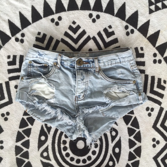 One teaspoon distressed shorts