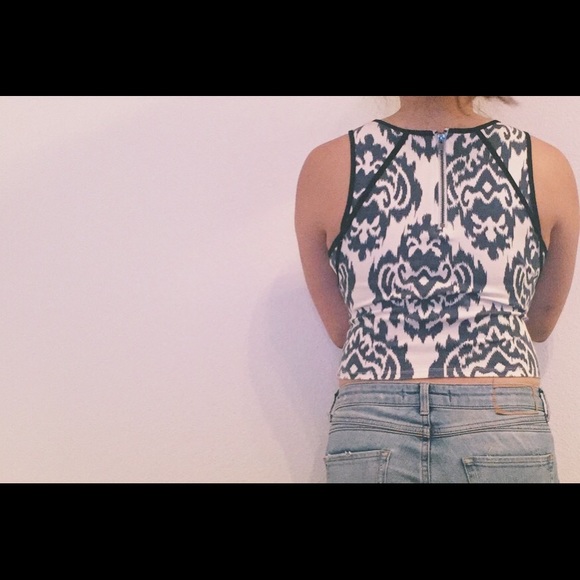 Ladakh Printed Top - size Small - Picture 3 of 4