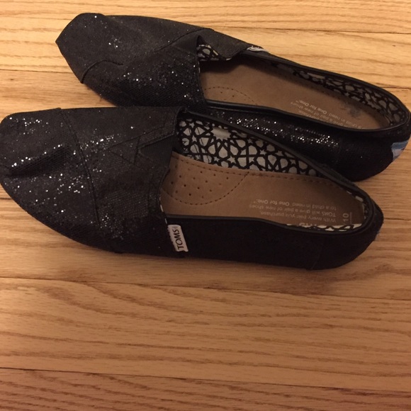 toms slip on shoes.