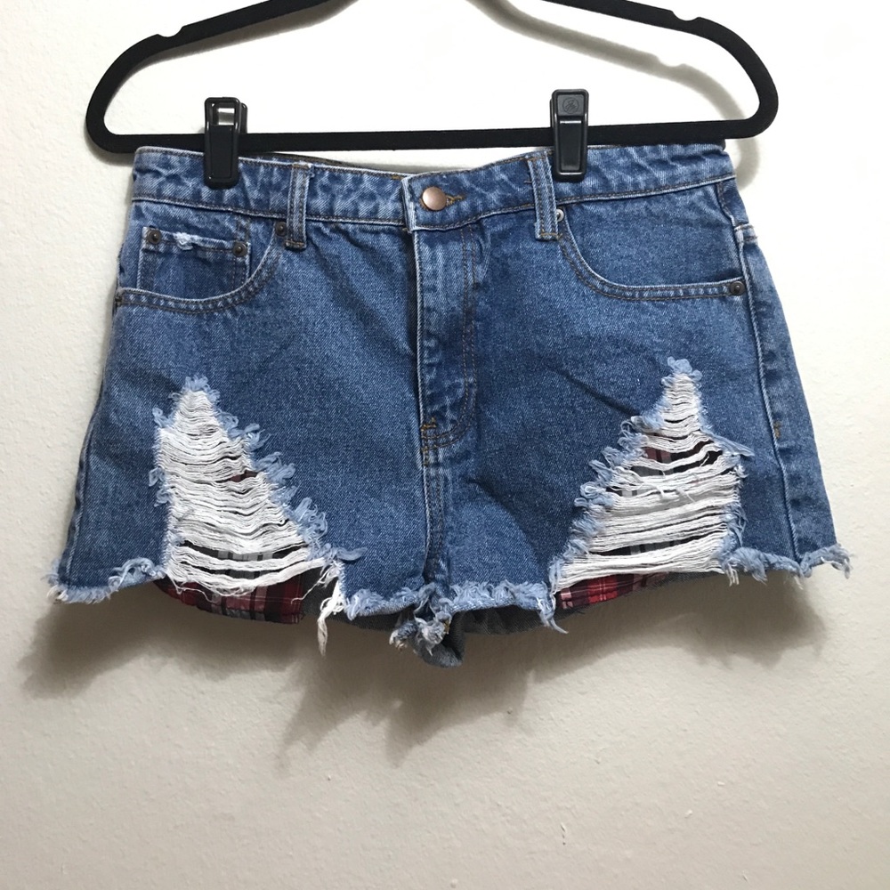 NWOT Distressed denim shorts