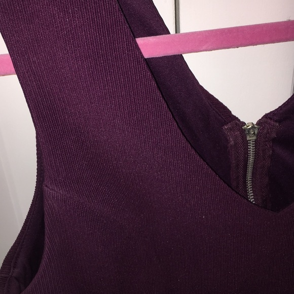 Maroon Top with Back Zipper - Picture 2 of 4