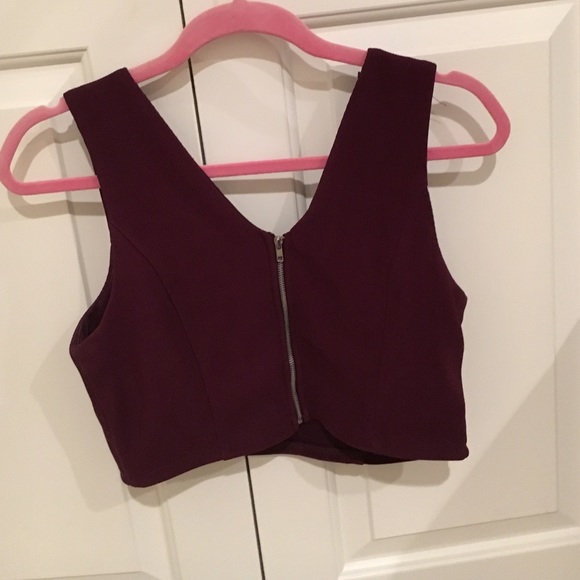 Maroon Top with Back Zipper - Picture 3 of 4