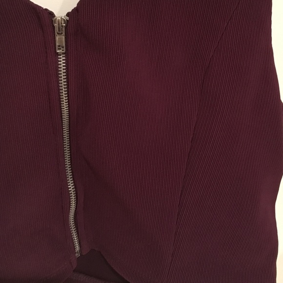 Maroon Top with Back Zipper - Picture 4 of 4
