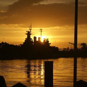 Meet your Posher, Lora