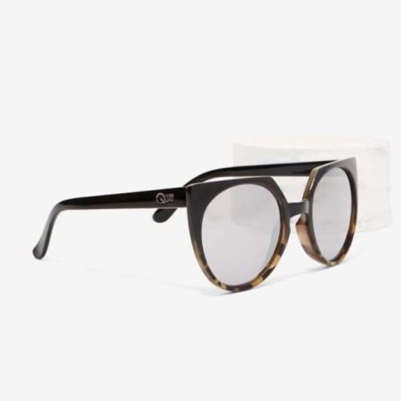 ❌SOLD ❌ Quay Cat Eye Shades - Picture 2 of 4