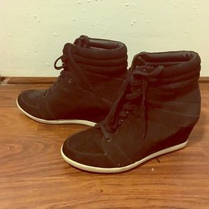 Steve Madden wedge heel tennis shoes