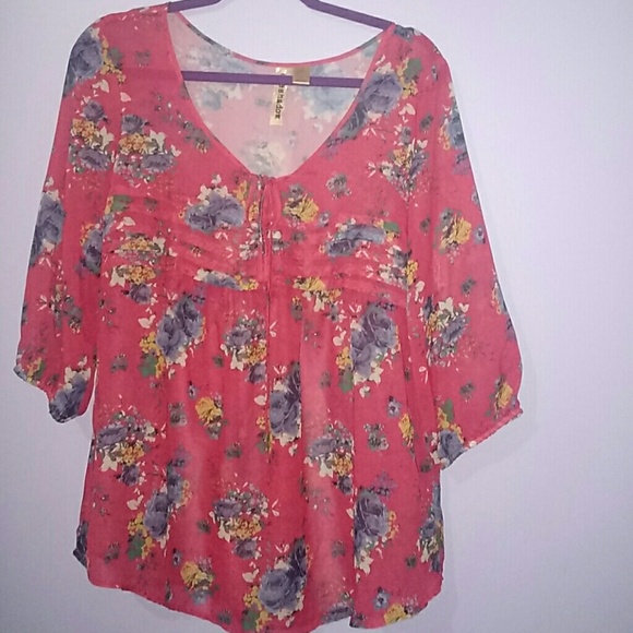 Floral top - Picture 2 of 4