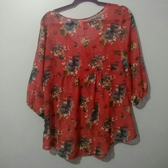 Floral top - Picture 3 of 4