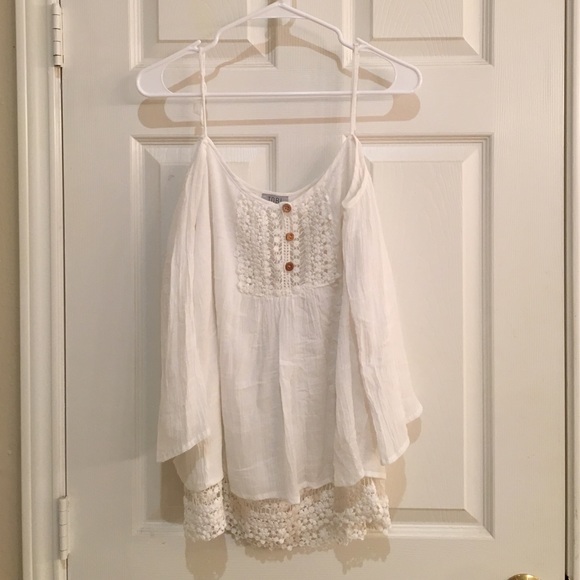 WHITE COLD SHOULDER TOP
