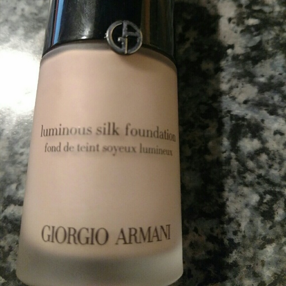 Giorgio Armani luminous silk foundation