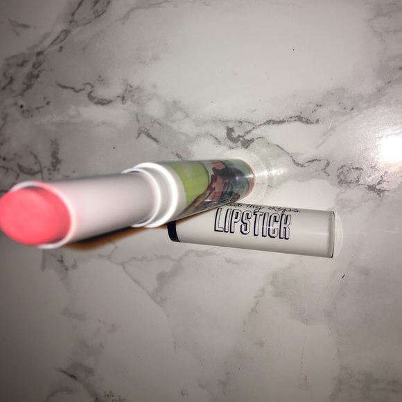 💕 TEEEZ LIPSTICK 💕 - Picture 2 of 2