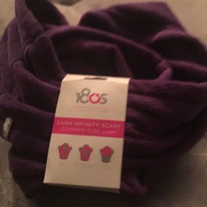 180s Lush infinity scarf