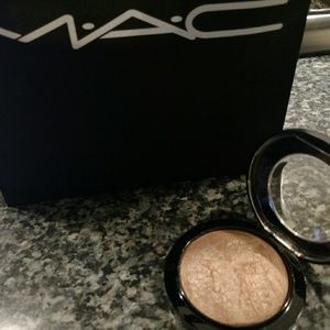 MAC mineralzed skin finish. Soft & gentle