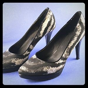 Zebra Platform Pumps