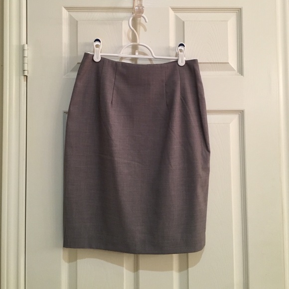 GRAY PENCIL SKIRT