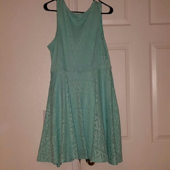 Dress - Picture 3 of 3