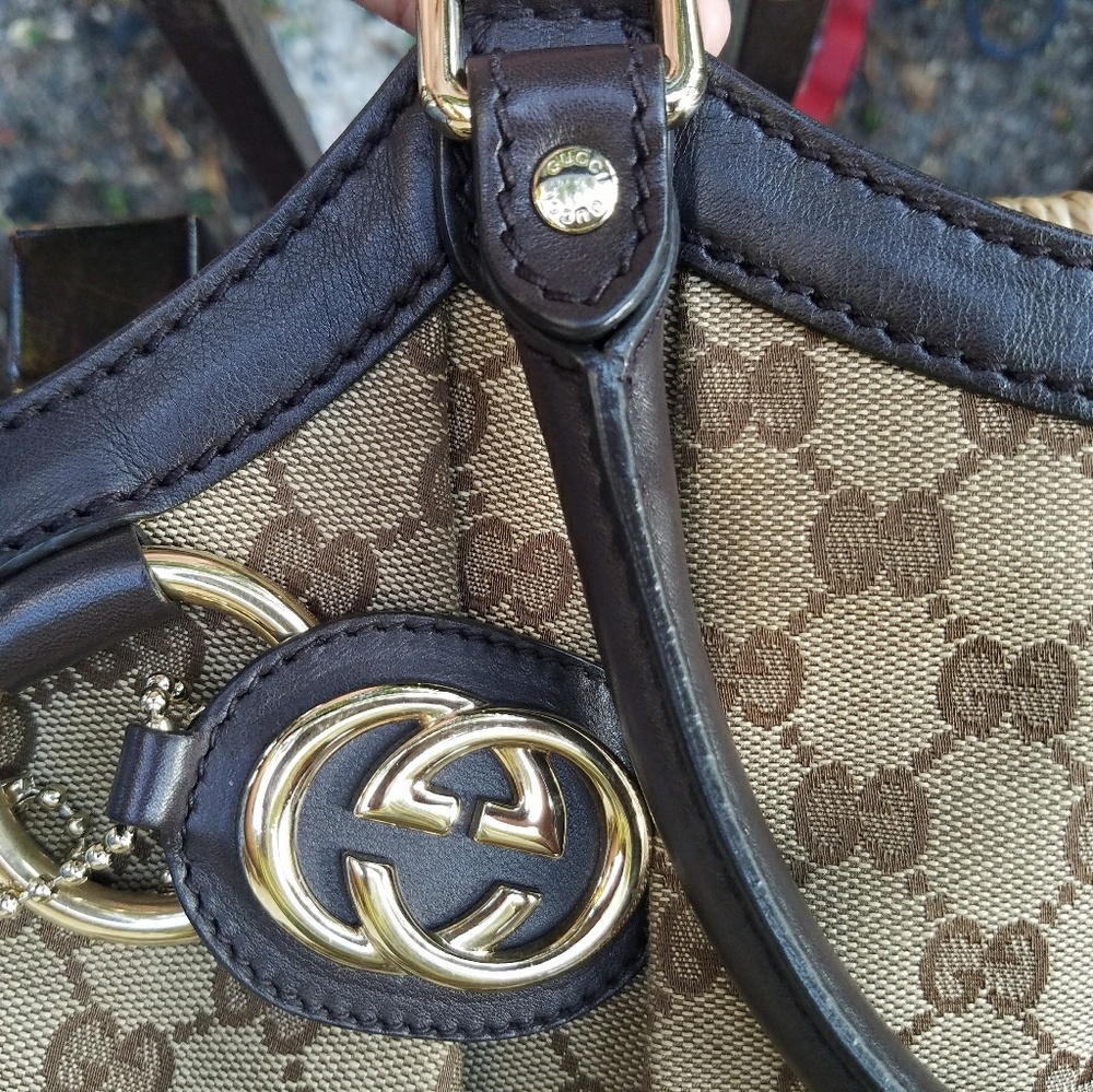 Gucci Sukey Large Shoulder Bag - Picture 5 of 8