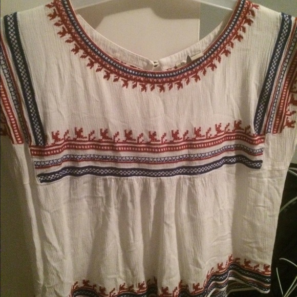 Forever 21 embroidered top