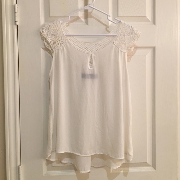 CROCHET SLEEVE TOP