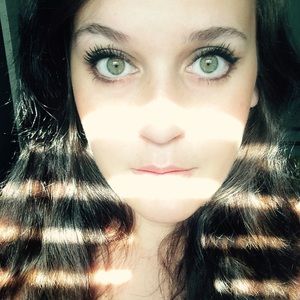 Meet your Posher, Katelyn