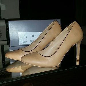 Ann Taylor LOFT almond toe pumps