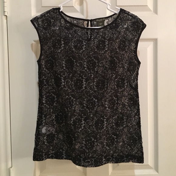 SLEEVELESS BLACK LACE TOP
