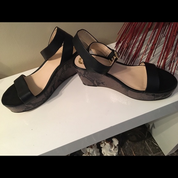 Monet designed in Italy wedges - Picture 1 of 4