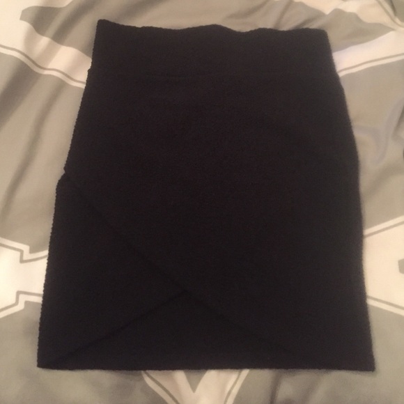 H&M black bandage skirt
