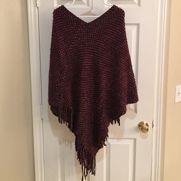 KNIT PONCHO