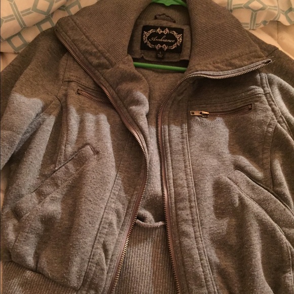 Grey jacket - Picture 2 of 2