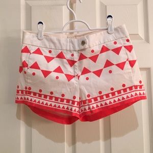 CORAL/WHITE GEOMETRIC SHORTS